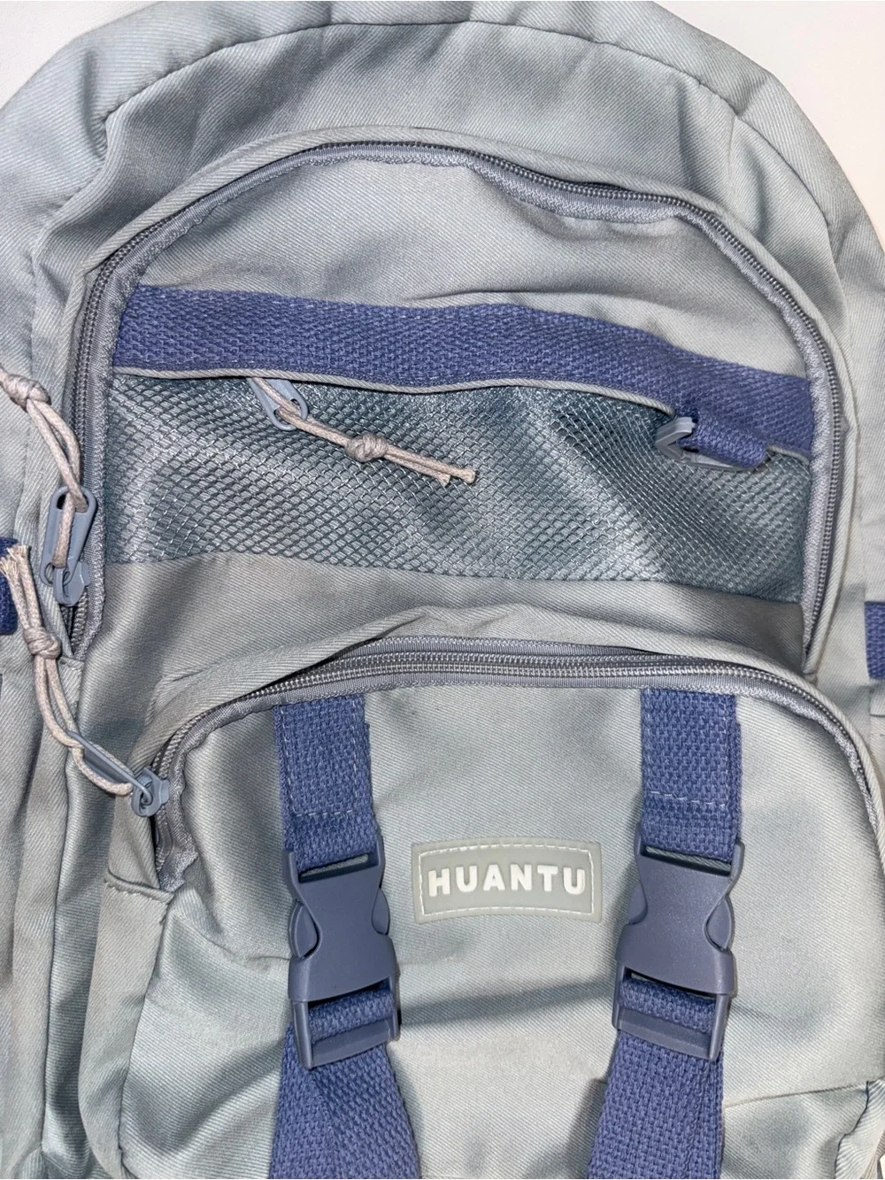 Huantu Men's Gray Backpack with Navy Accents